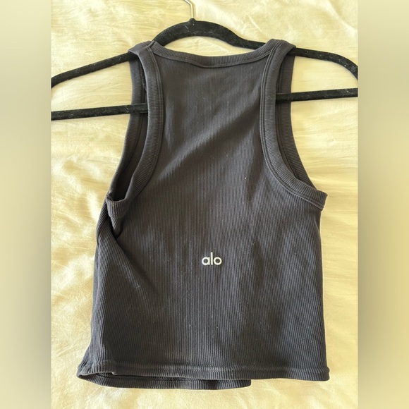 ALO GODDESS RIBBED TANK - Picture 3 of 3
